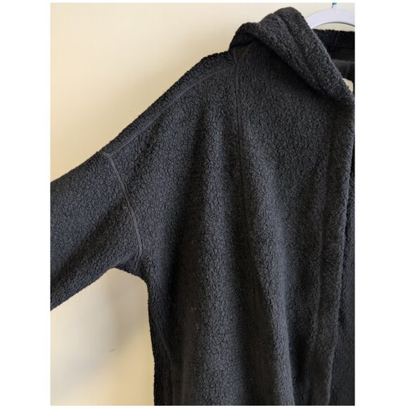 Lululemon Held in Warmth Sherpa Jacket - Picture 8 of 16